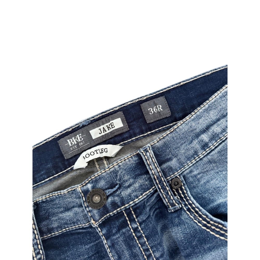 BKE Jake Bootleg Mens Jeans 36R Medium Wash Blue Denim Bootcut Whiskered Buckle - Picture 3 of 4